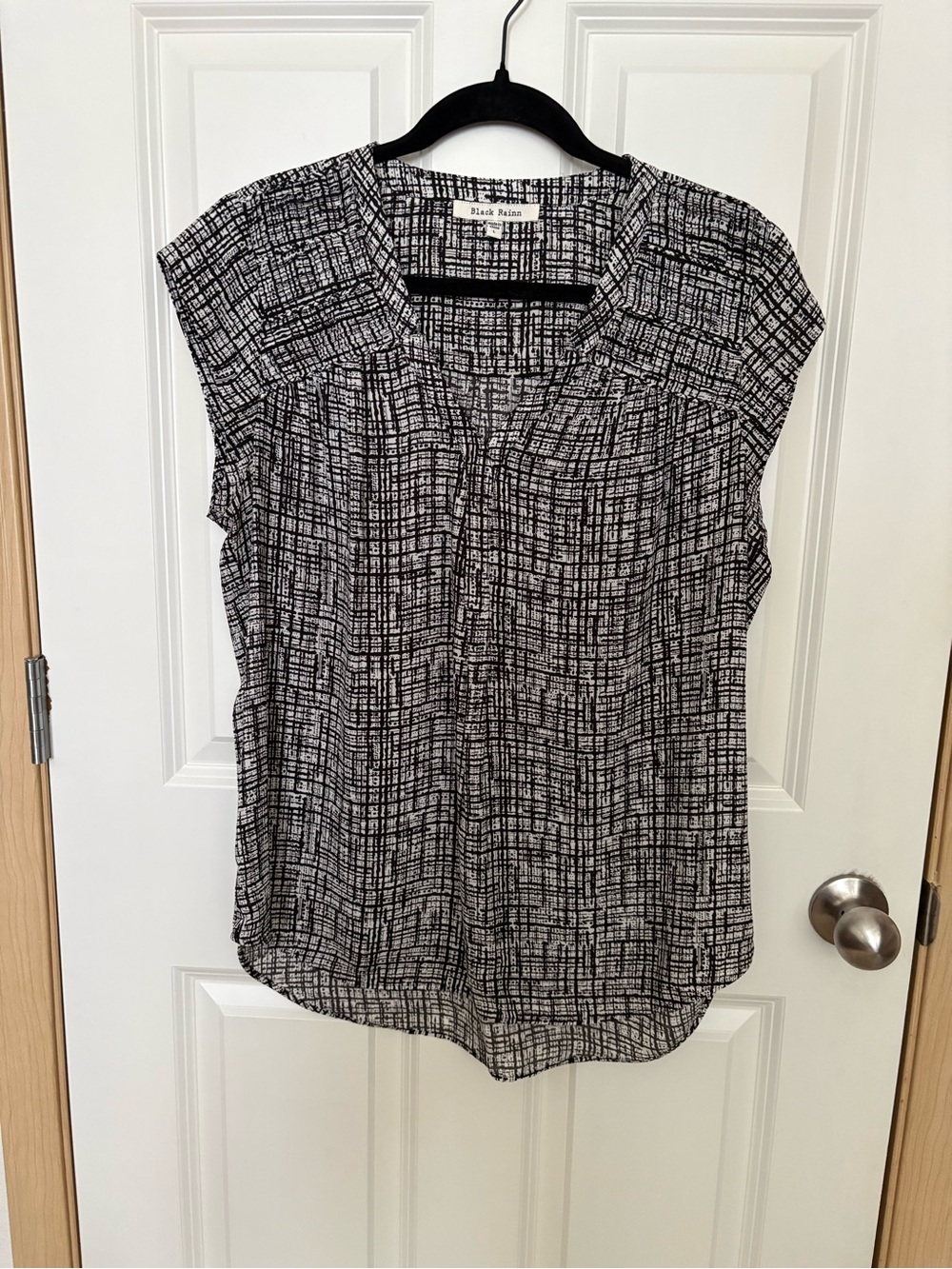 Black Rainn Black and White Grid Cap-Sleeve Blouse